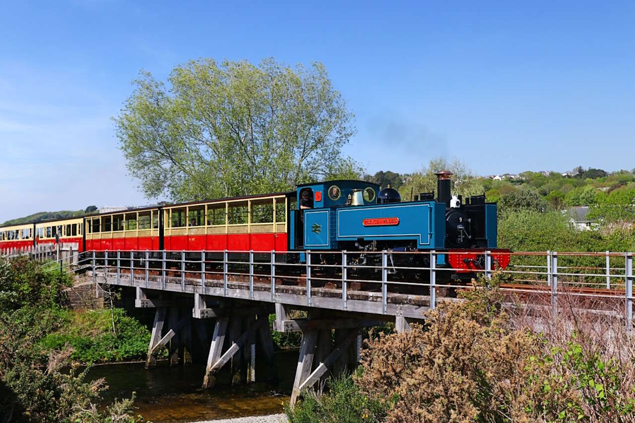 train.jpg