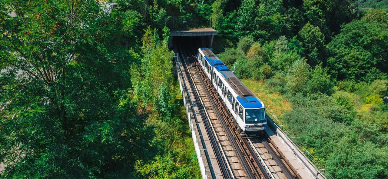 train.jpg