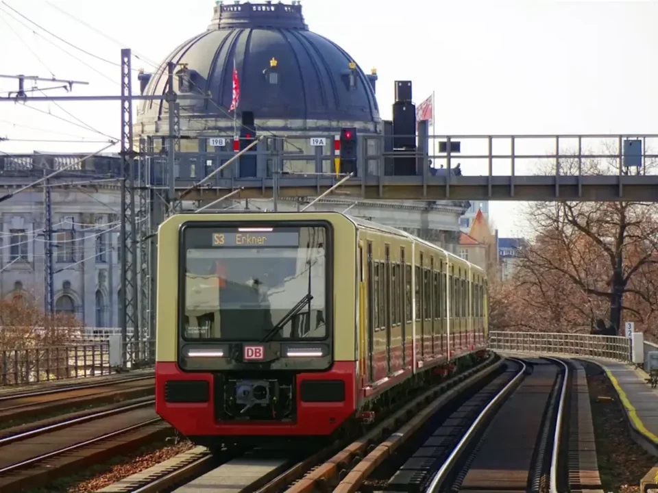 train.jpg