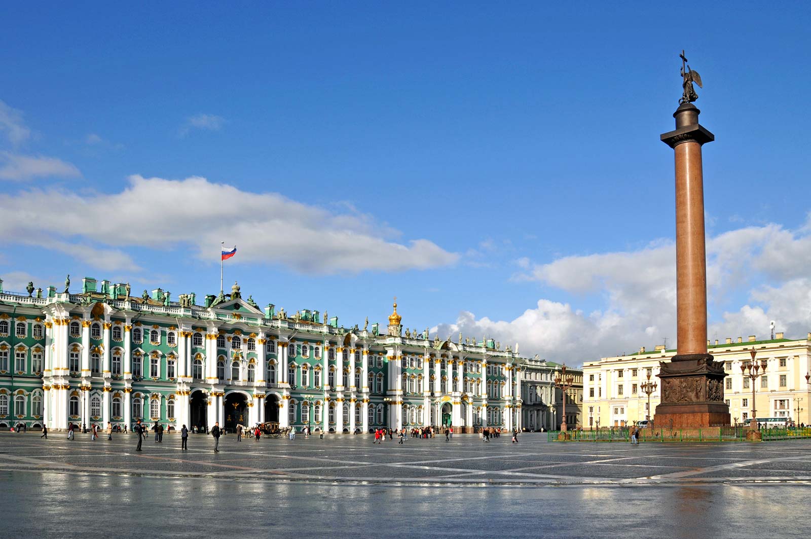 Alexander-Column-Palace-Square-St-Petersburg-Hermitage.jpg