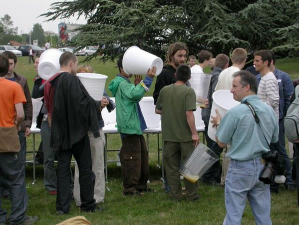 giant_beer_cups.jpg