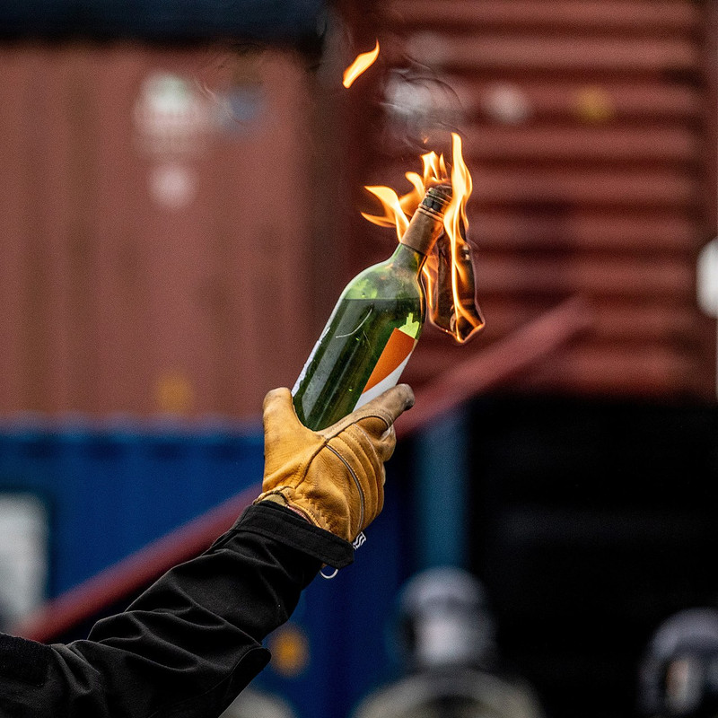 Training-bijstandseenheid-12-molotov-zoom.jpg