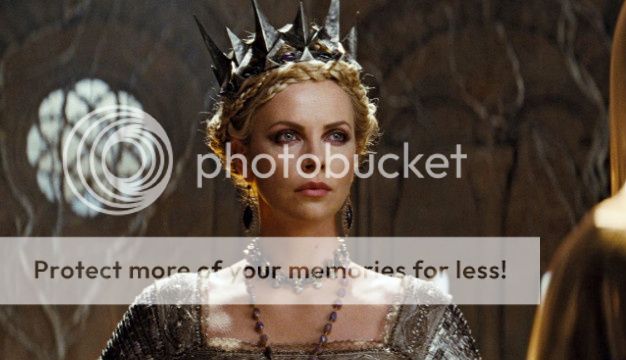 charlize-theron-queen-ravenna-snow-white-huntsman-pubilcity-still.jpg