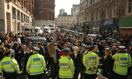 G20-protesters-with-polic-001.jpg