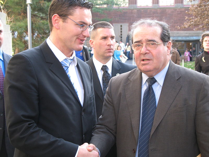 800px-Scalia_toplak_harvard.jpg