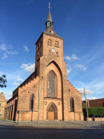 odense-cathedral-sct.jpg