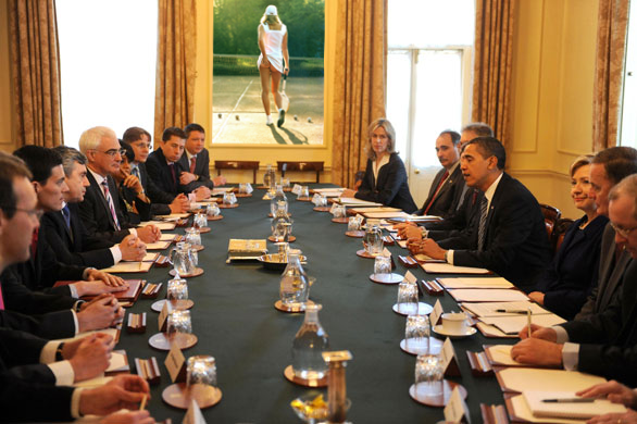 obama-goes-to-downing-st.png