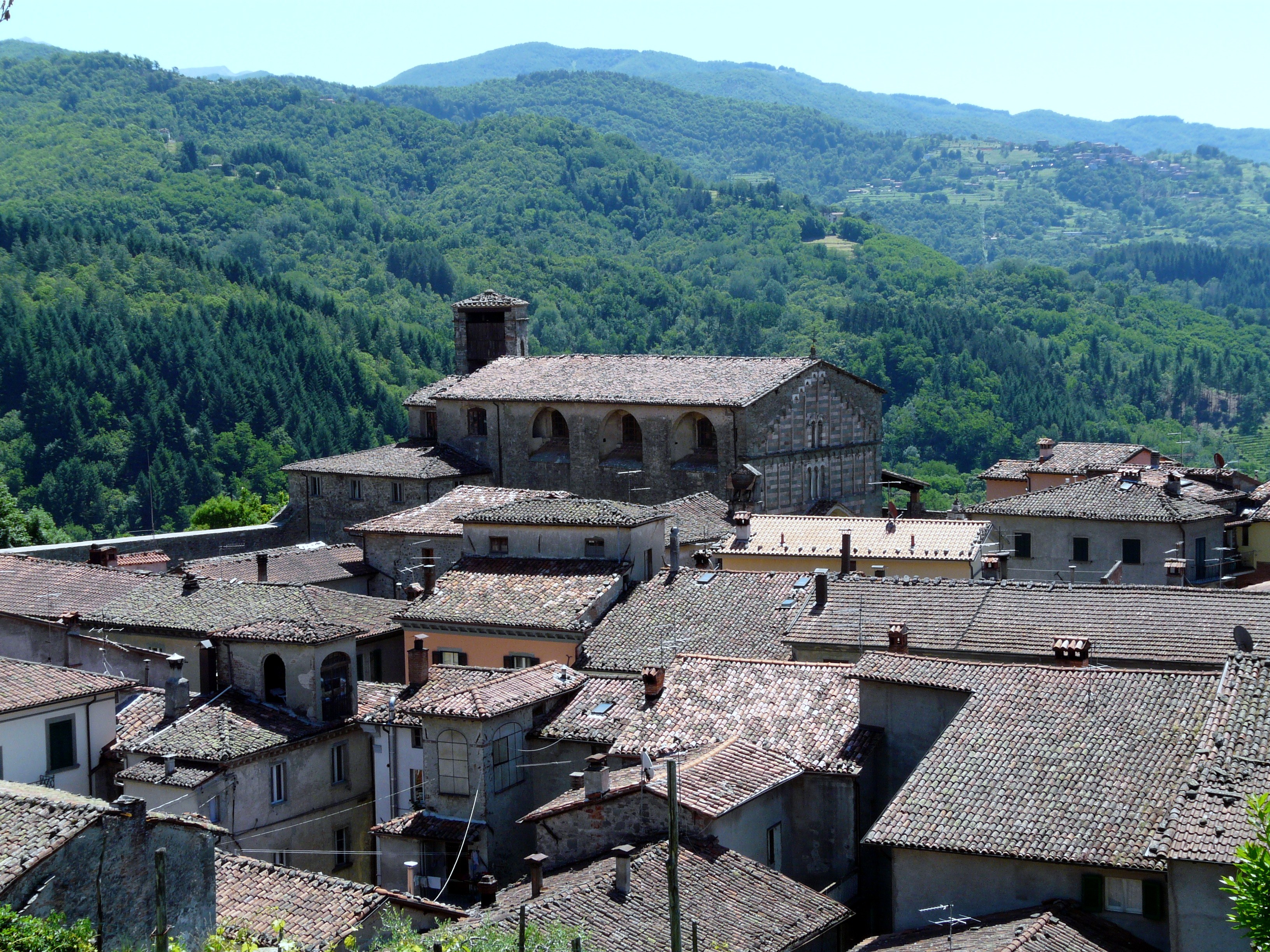 Castiglione_di_Garfagnana-panorama5.jpg