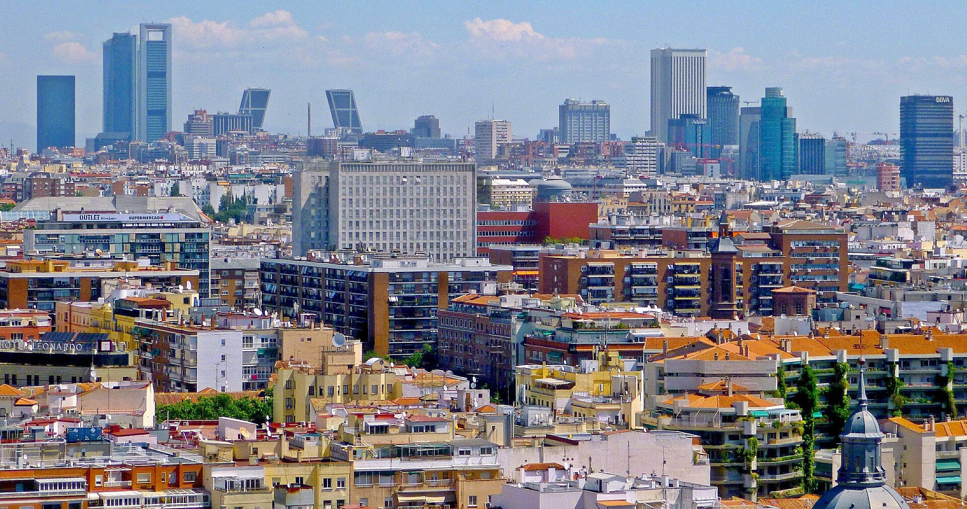1920px-Madrid_-_Sky_Bar_360%C2%BA_%28Hotel_Riu_Plaza_Espa%C3%B1a%29%2C_vistas_19.jpg
