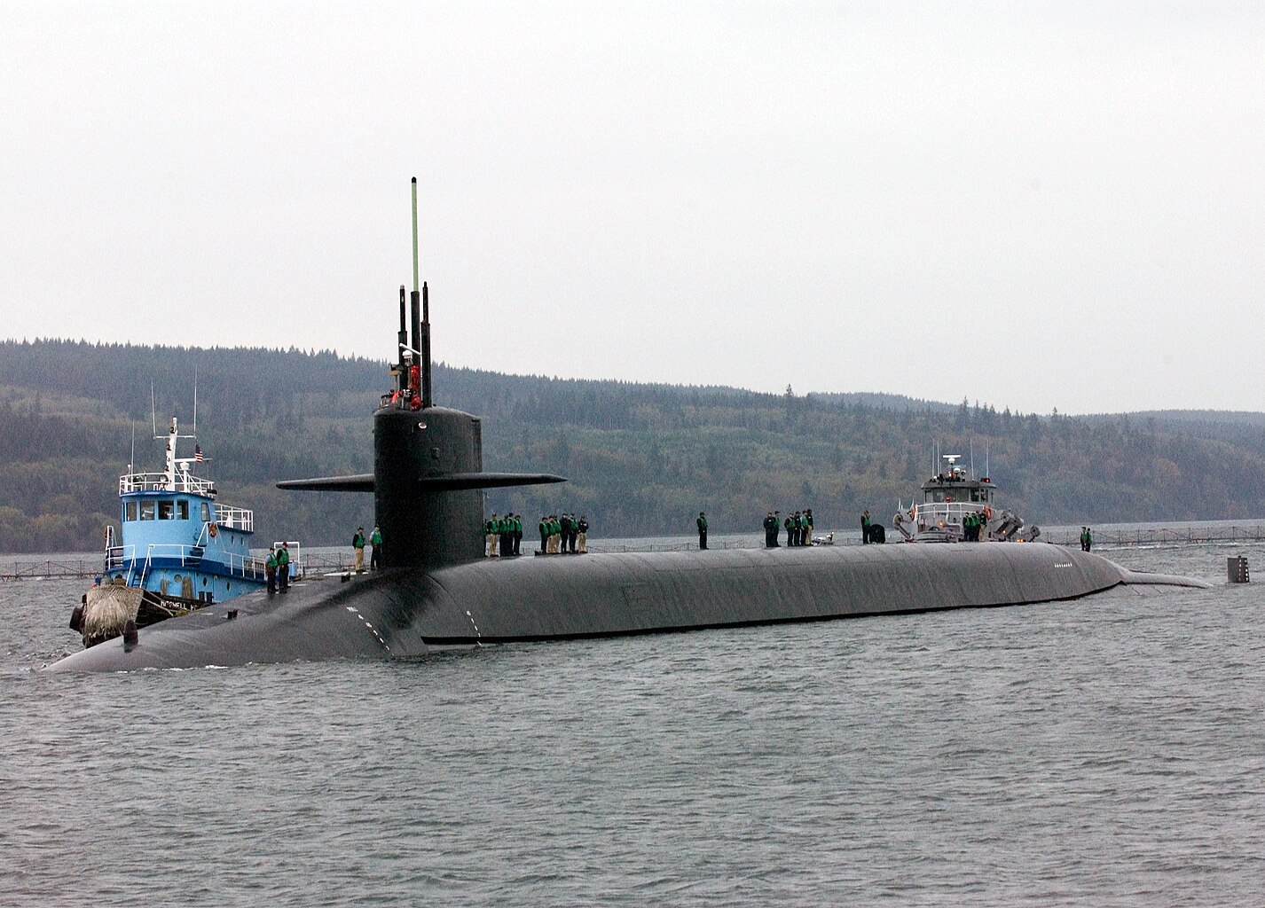 1426px-USS_Louisiana_%28SSBN-743%29.jpg