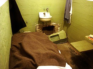 320px-Alcatraz_cell_vent.JPG