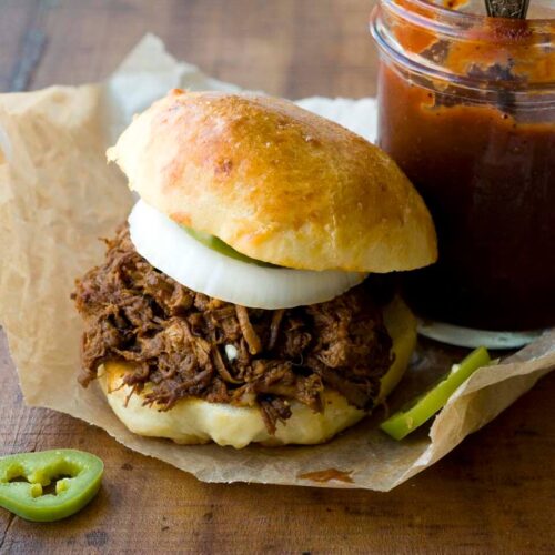 Chopped-beef-sandwich-with-a-spicy-barbecue-sauce-DSC8696-500x500.jpg